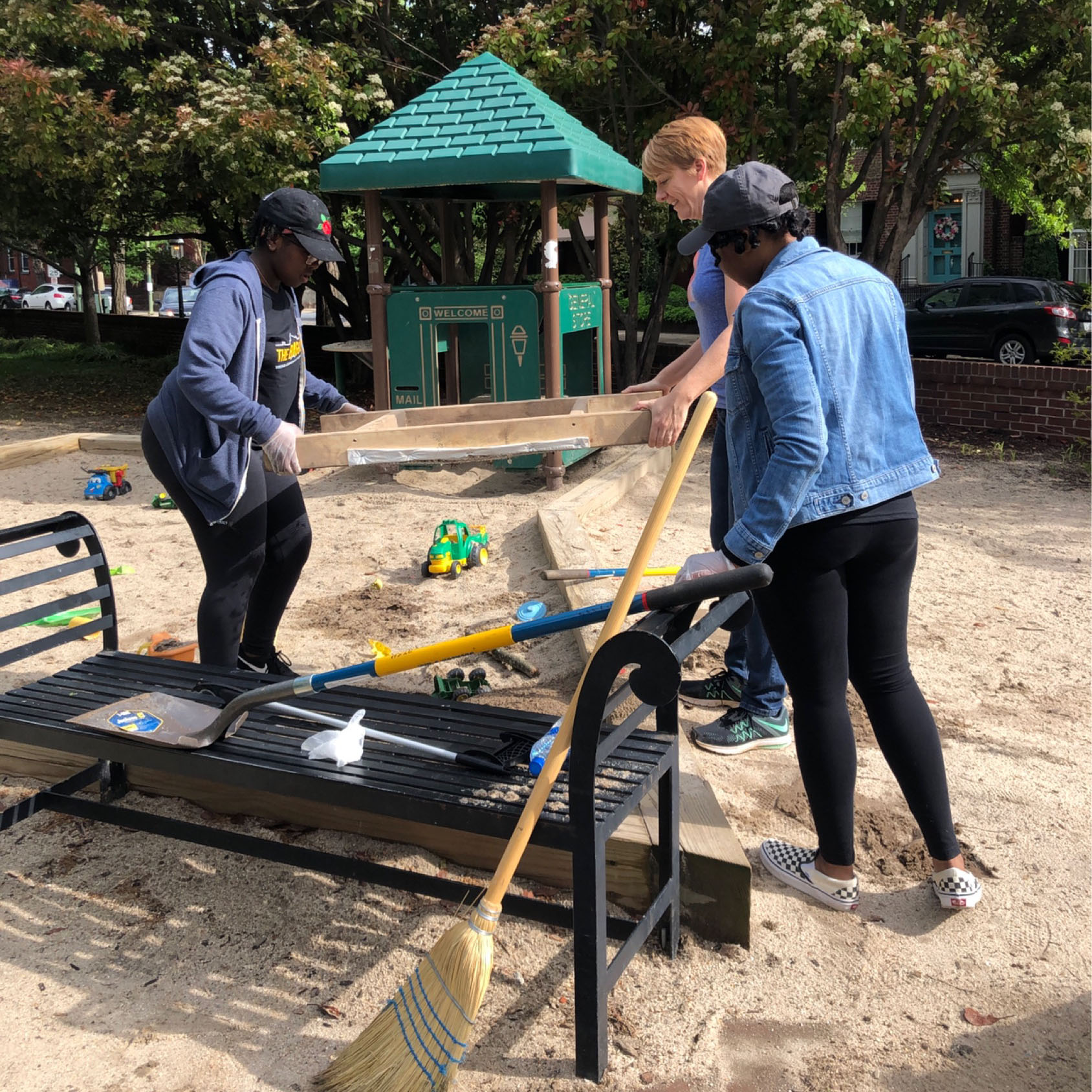 Students cleaning up a Richmond playground